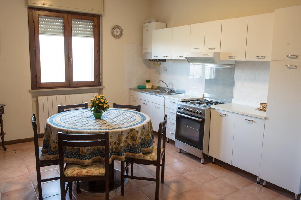 Appartamenti Tomassini Spello Habitación foto